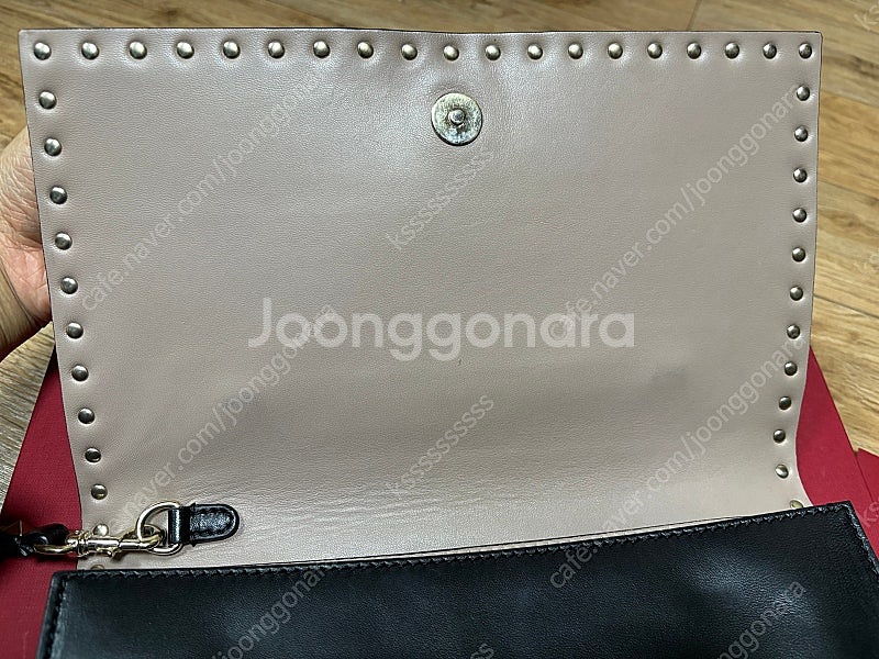 한예슬 발렌티노 락스터드 클러치--8