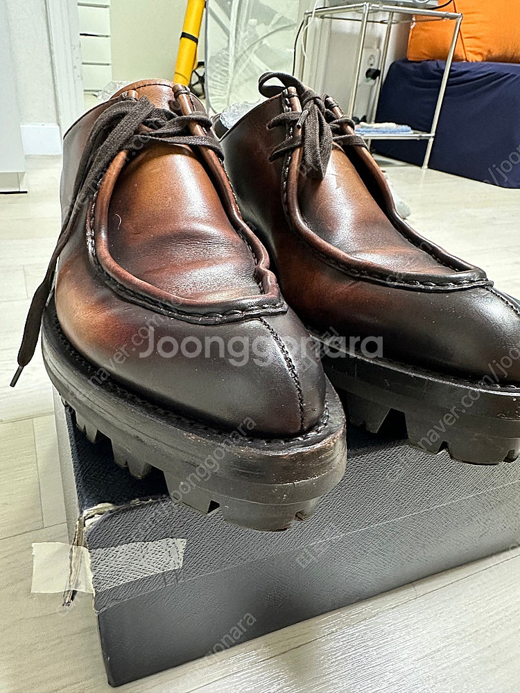 레어 프라다 정품 테라코타 260size 급처합니다--3