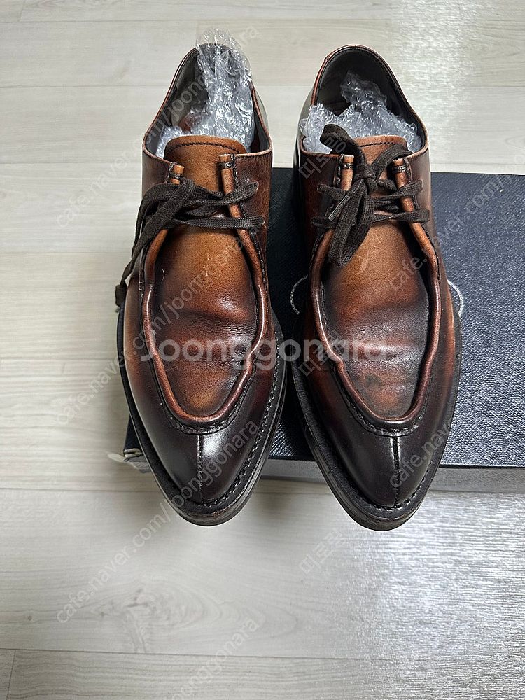 레어 프라다 정품 테라코타 260size 급처합니다--4