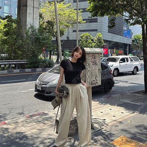 먼데이오프 와이드 밴딩 린넨팬츠. 런던플랏 릿킴 로웨어텀 트리밍버드 트렌디어패럴 커먼유니크 보헤미안서울 슬로우앤드 브론 바이베이지 가내스라블랙업문트 살롱드코코 자라 주미엔느라룸