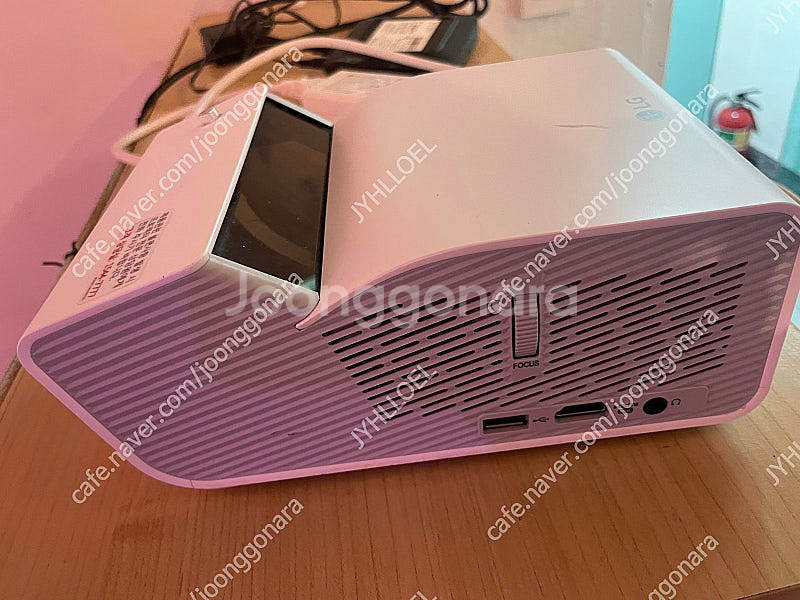 단초점 빔프로젝터 lg PH55HT--0