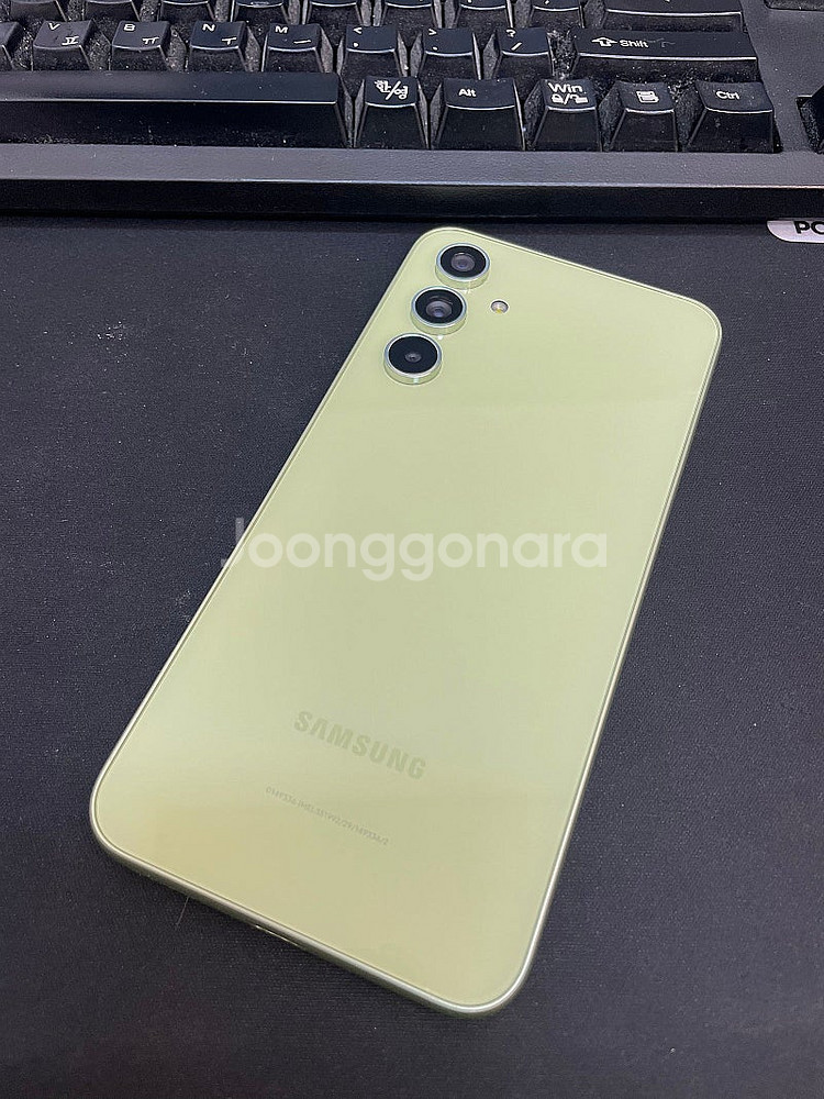 갤럭시퀀텀4 어썸라임 128GB 무잔상 상태좋은 중고1...--0