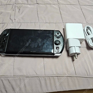 GPD WIN4 6800U 16+1TB 팝니다.
