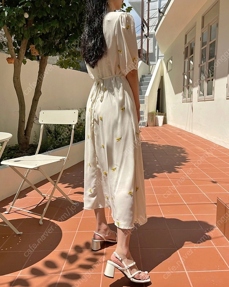 새상품급) 리리앤코 자수 롱 원피스 판매합니다 이미지