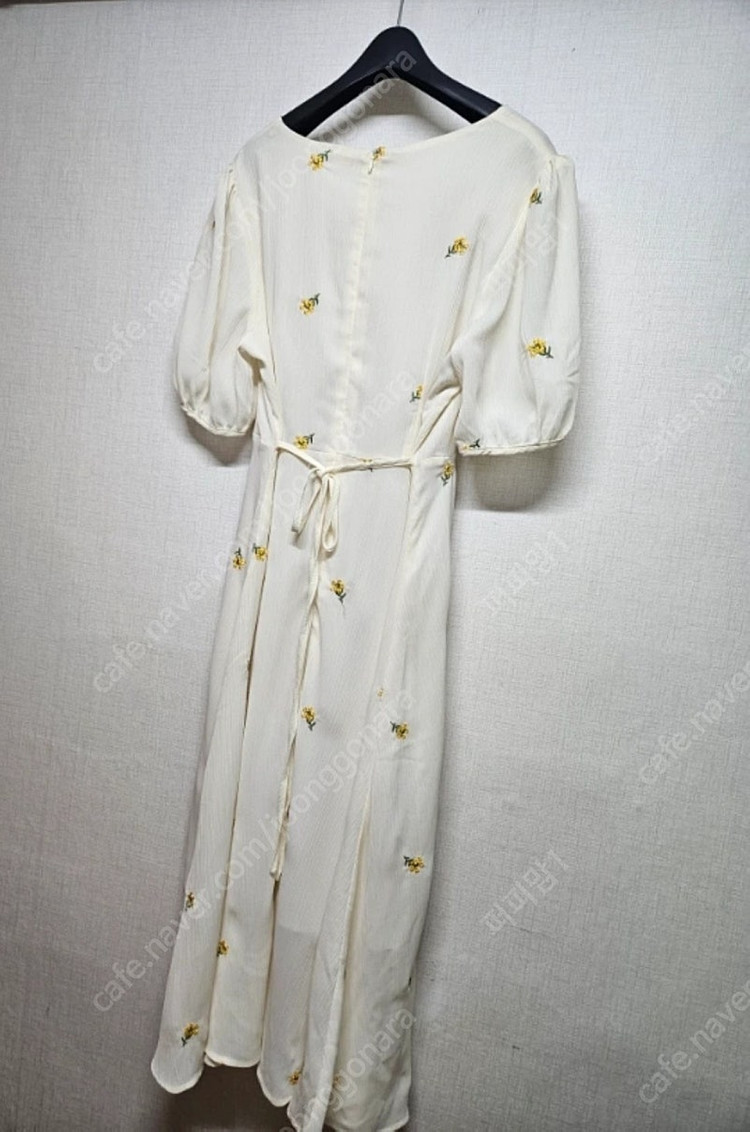 새상품급) 리리앤코 자수 롱 원피스 판매합니다 이미지