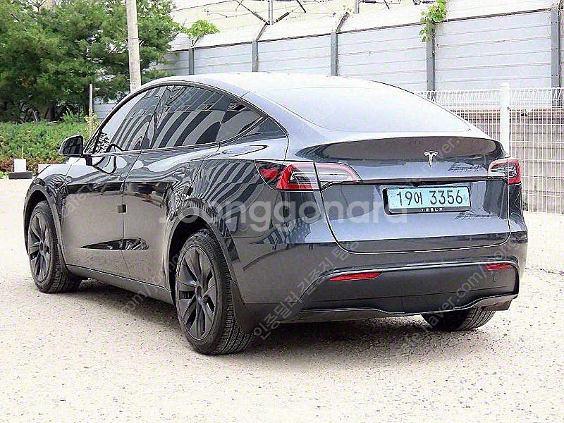 테슬라 모델 Y 중고차 모델 Y 회색 2025년식 3,...--4