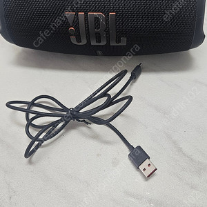 Jbl 차지5 스피커 팝니다