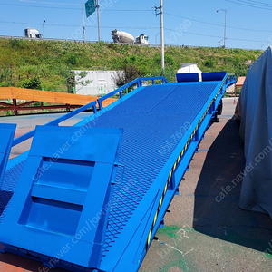 컨테이너도크 판매,매입,수리 합니다