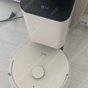 LG 올인원타워 R5 카밍베이지 로봇청소기 팝니다