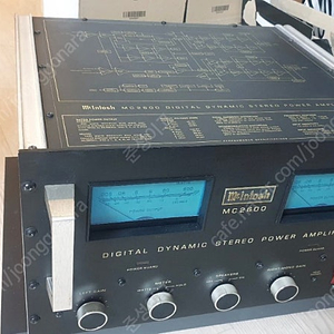 매킨토시 앰프 mc2600파워.프리없이 스피커연결하고 CD 소스 연결 청음가능합니다