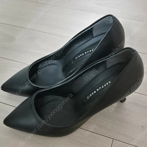 사뿐 레더 스틸레토힐 7cm 230사이즈