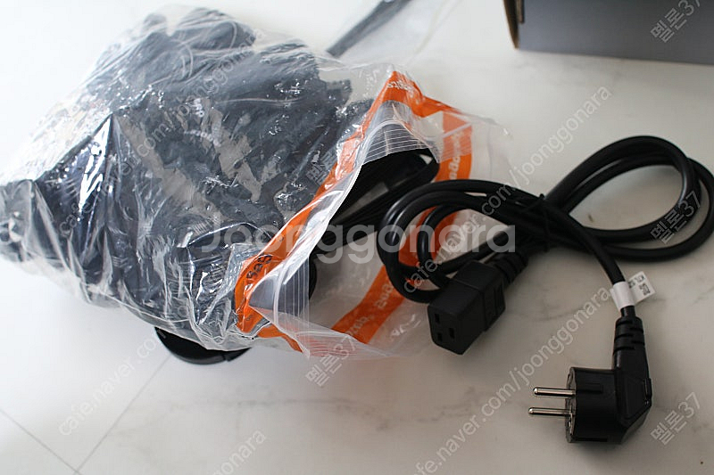 세고텝 gm 1250w 파워 서플라이 판매합니다.--1