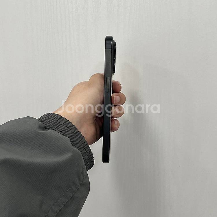 06473 아이폰15프로 블랙티타늄 256GB A급 부...--6