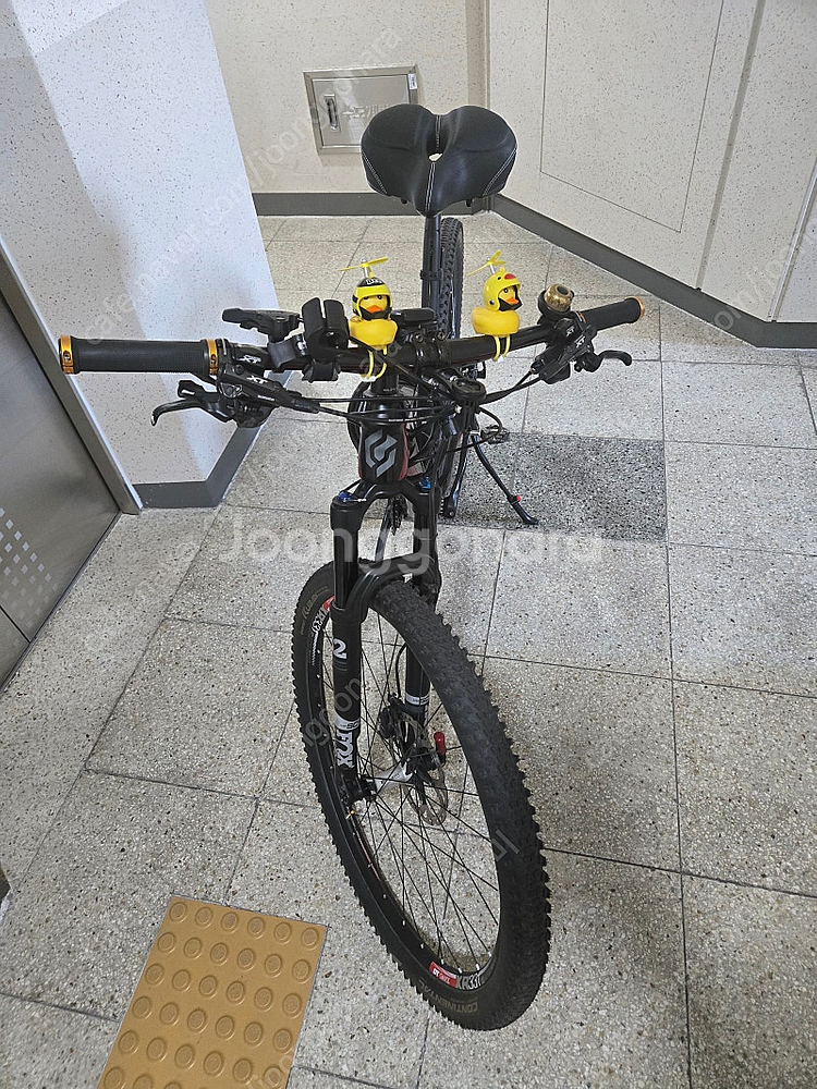 엘파마 환타지아 g8300 자전거 팝니다--5