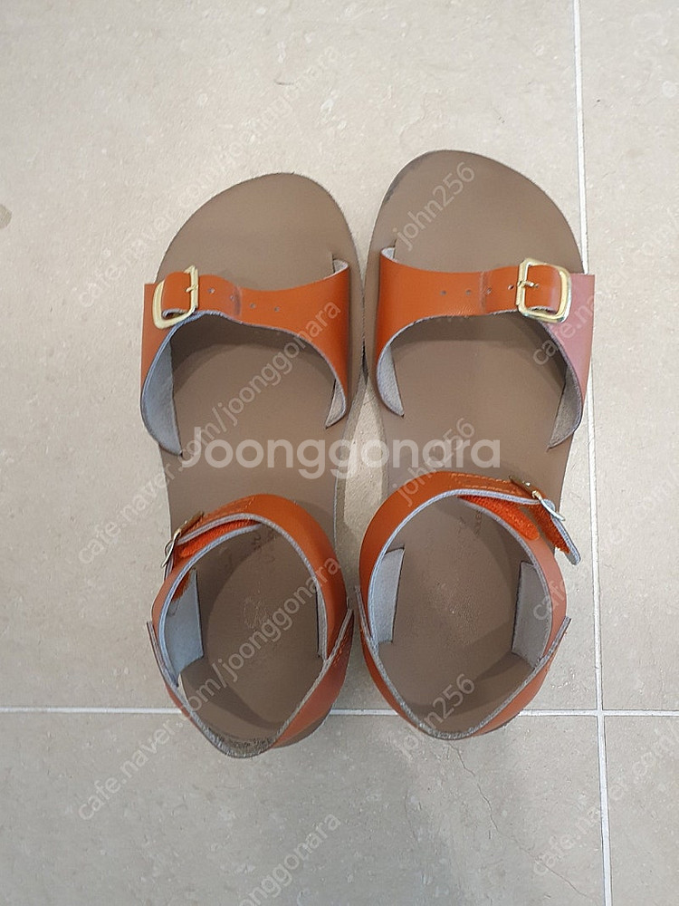 솔트워터 키즈 샌들 220 사이즈 처분합니다.--2