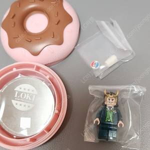 Donut 대통령 로키 레고커스텀 미니피규어 팝니다.