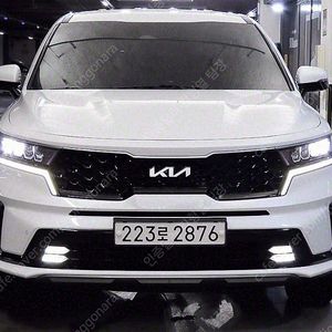 쏘렌토 중고 신형 쏘렌토 MQ4 중고 쏘렌토 중고차 흰색 2021년식 가솔린 2.5T 2WD 트렌디 연비좋은 중고차