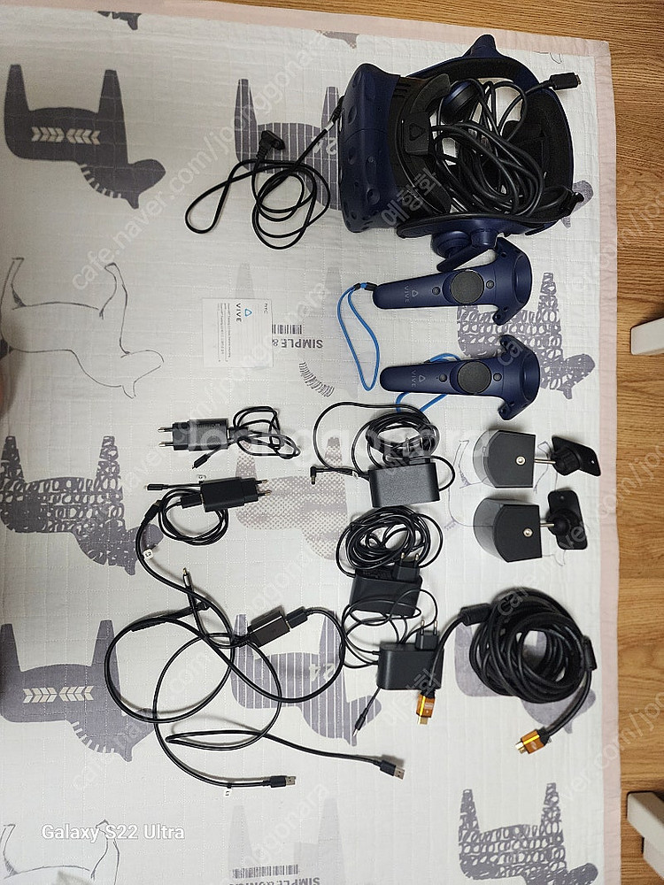 HTC VIVE pro 풀키트 팝니다--0