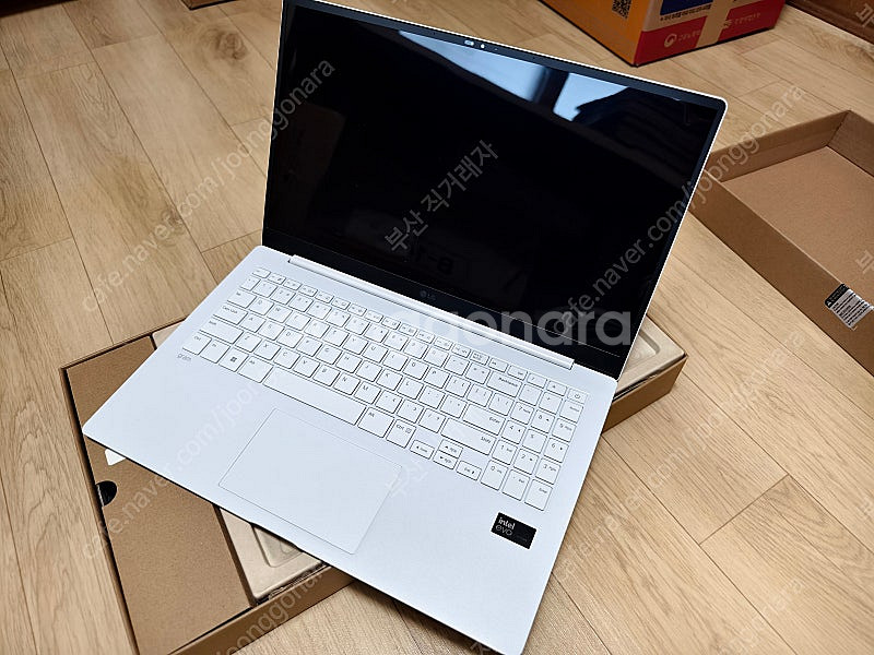 부산직 LG 그램 15 OLED 15Z90ST 2024...--5