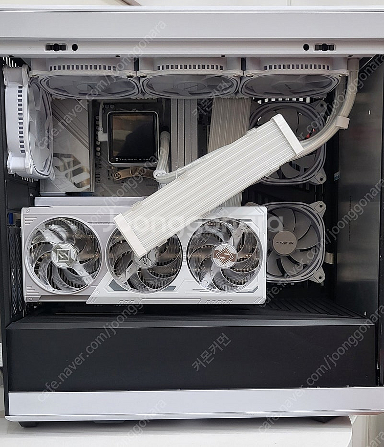 9800X3D / RX 9070 XT로 화이트 세팅 게...--2