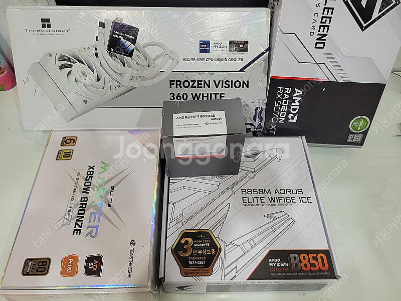 9800X3D / RX 9070 XT로 화이트 세팅 게...--9