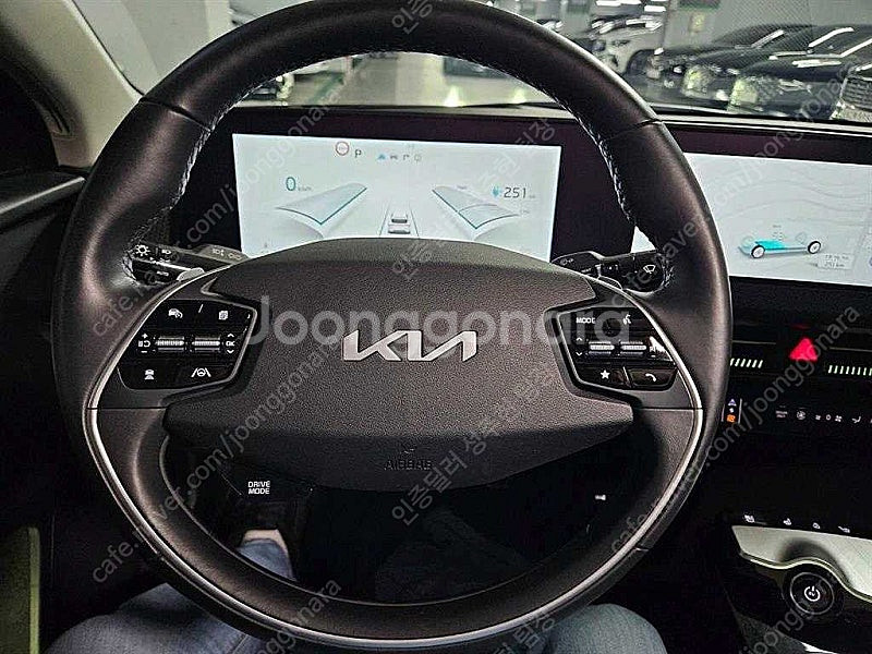 EV6 중고 EV6 중고차 진주색 2023년식 33,795km 롱레인지 AWD 어스 중고차의 모든것--9