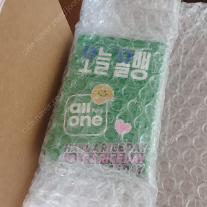 변우석 맥세이프 카드지갑 팝니다.
