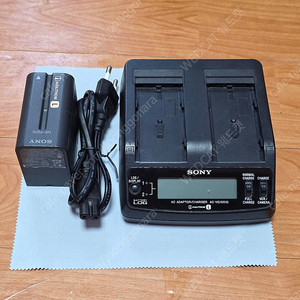 소니 NP-F970 배터리 및 AC-VQ1051D 정품 충전기