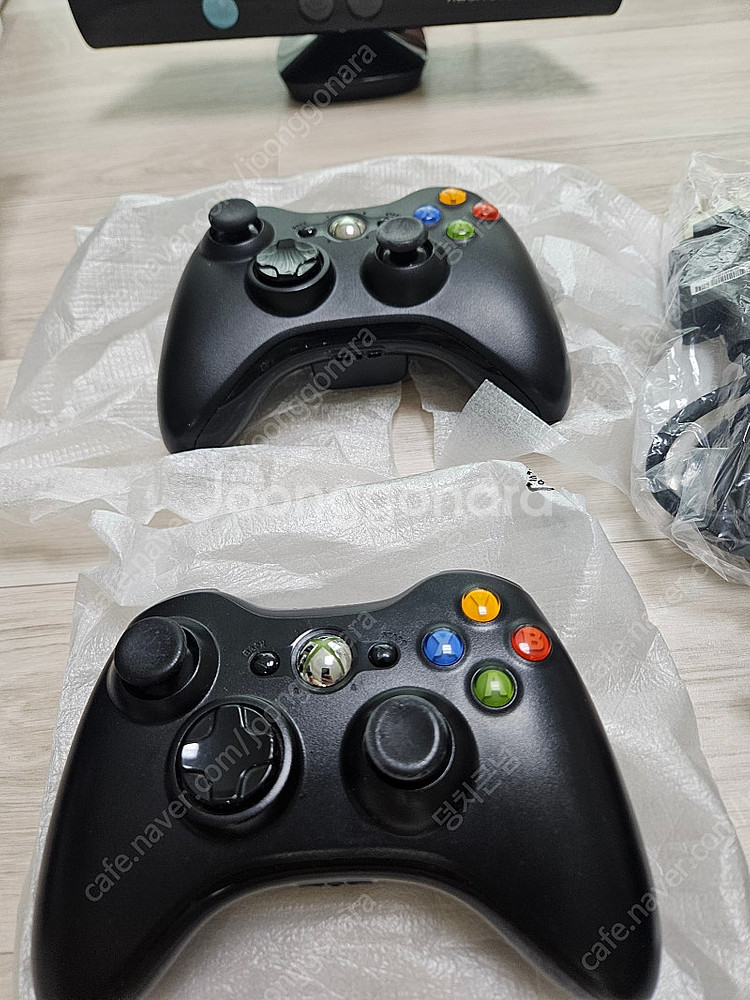 Xbox360(풀박)+추가패드+키넥트+게임5종 일괄--4
