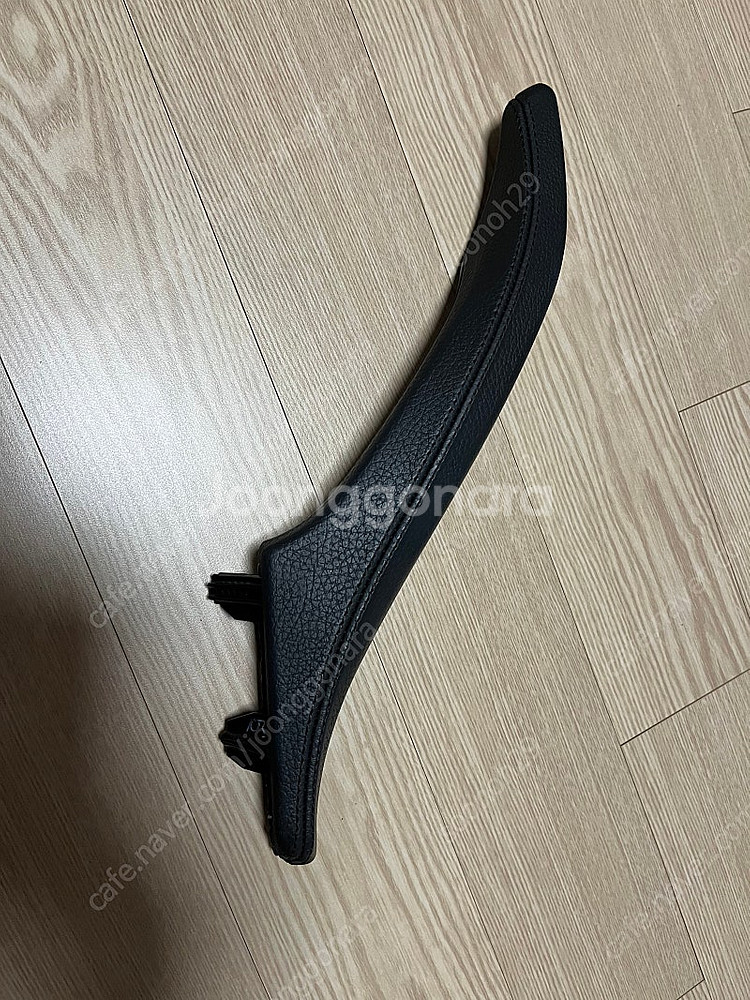 BMW F10 5시리즈 조수석 뒷쪽 도어 핸들 판매--1