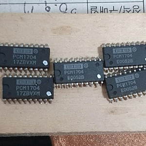 버브라운 PCM1704 DAC 와 1704K