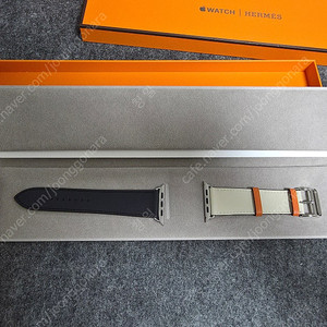 애플워치 에르메스 인디고/크레/오렌지 44mm 미사용 스트랩 팝니다