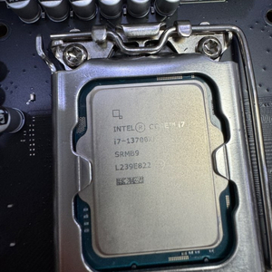 i7 13700KF 인텔 공식수입사 정품 판매합니다.