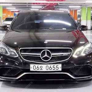 벤츠 E클래스 중고차 벤츠 중고차 수입중고차 검정색 2016년식 E63 AMG 4MATIC+ 중고자동차
