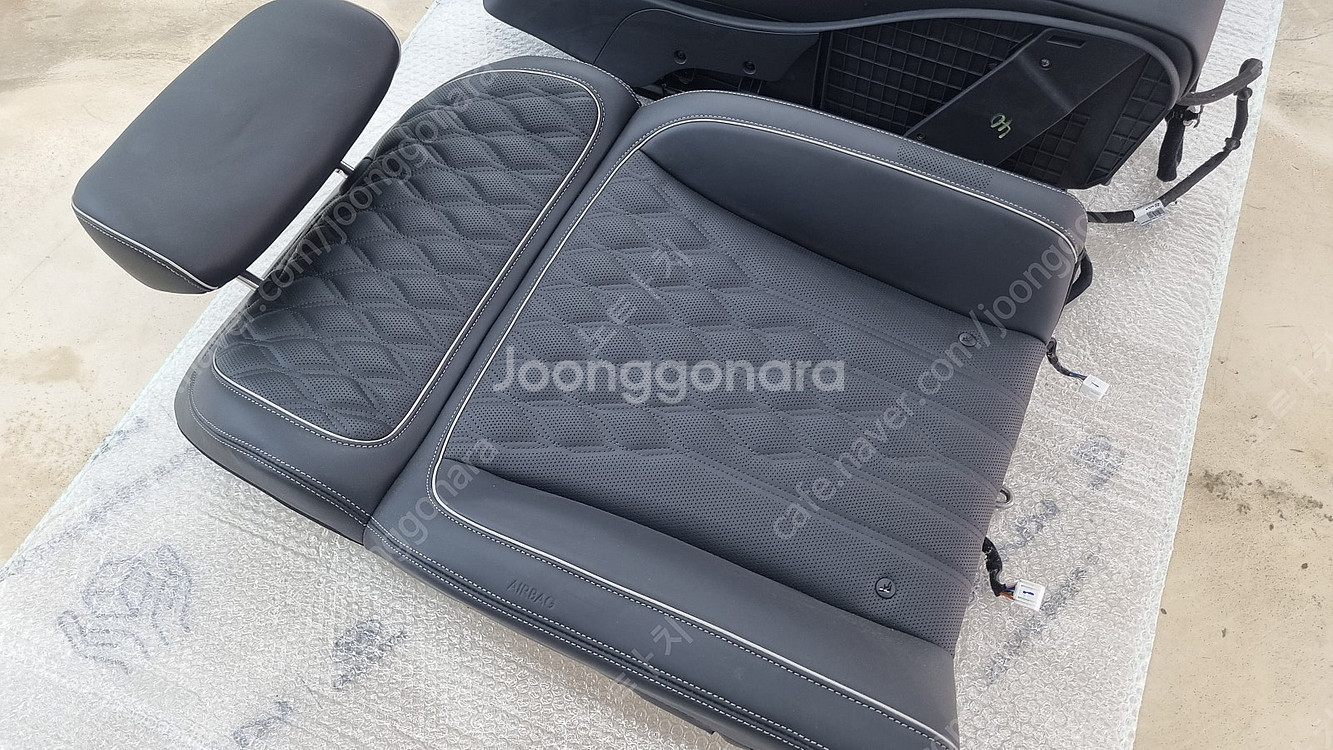 신형 G90 RS4 퀄팅 리어 가죽 시트 & 센터 콘솔...--2