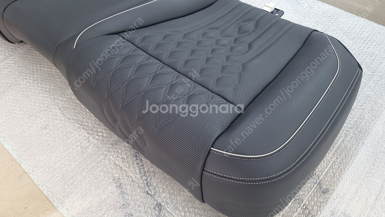 신형 G90 RS4 퀄팅 리어 가죽 시트 & 센터 콘솔...--7