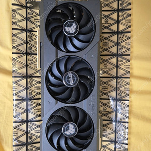 ASUS TUF Gaming지포스 RTX 4070 Ti SUPER 팝니다.