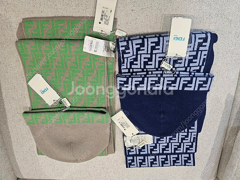 펜디 울 비니 + 리버시블 스카프(158cm) 세트--0