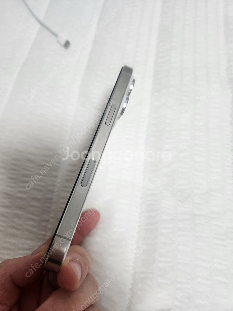 애플 아이폰16프로 256GB 화이트티타늄 자급제 풀박...--3