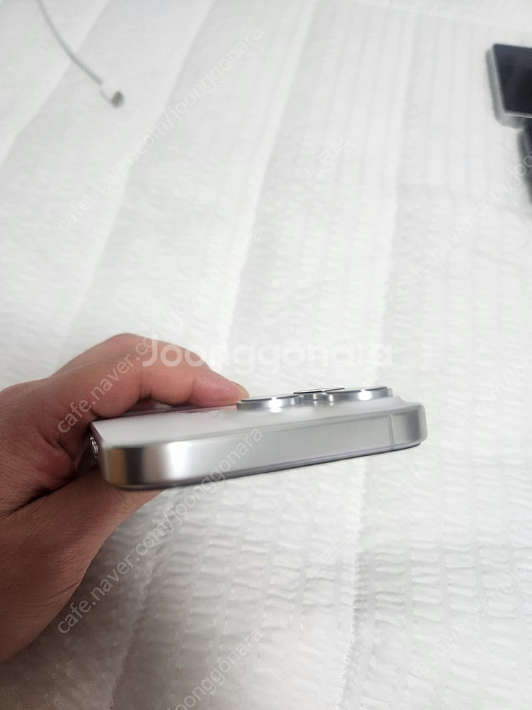 애플 아이폰16프로 256GB 화이트티타늄 자급제 풀박...--6