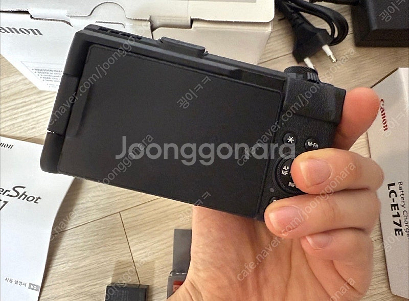 캐논 파워샷 V1 (충전기, 배터리2개 포함)--1