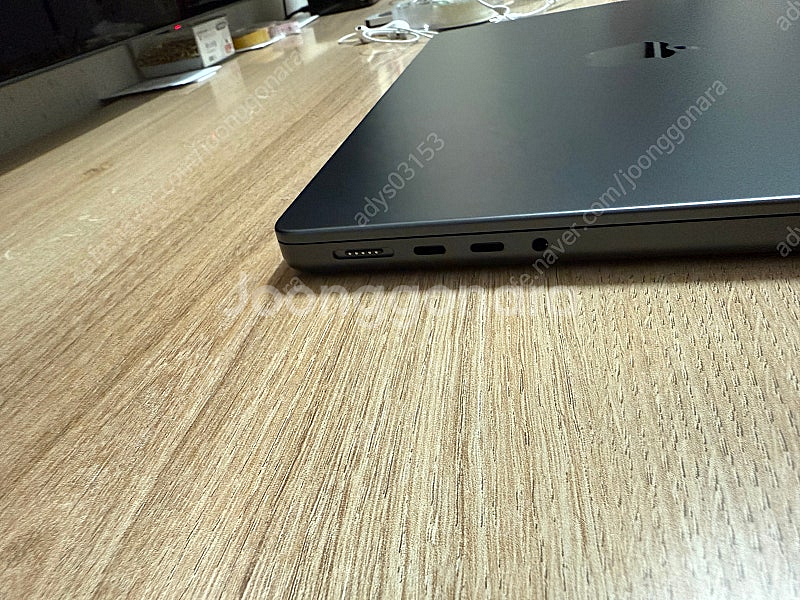 맥북프로 14인치 m4칩 1tb 스블 애케플--2