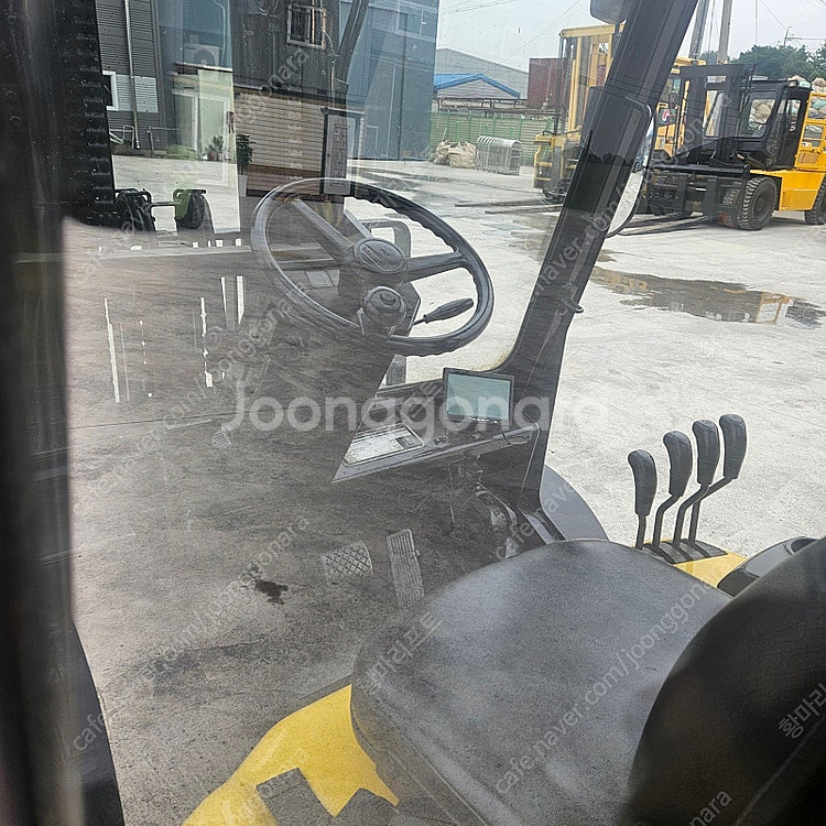 중고지게차 두산4.5톤 3단 자동발 디젤지게차--9