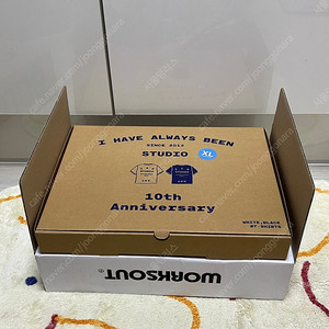 아이앱 스튜디오 10주년 반팔 티셔츠 XL 새상품 판매합니다.