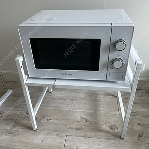영통에서 / 쿠쿠 화이트 전자렌지 20L / 전자렌지 화이트 거치대 / 팝니다. /