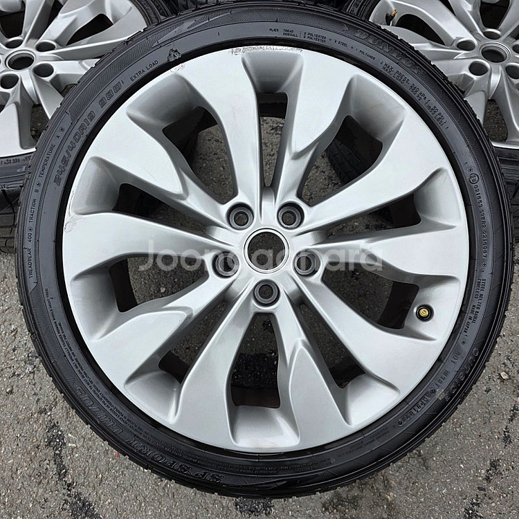 올뉴 말리부 19인치 중고 휠타이어 세트 팔아요 245 40 19--1