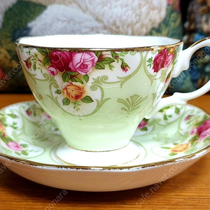 로얄알버트 로즈카메오 그린 커피잔 듀오 이미지
