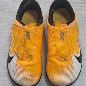 [나이키 축구화 11C (17cm)] 판매해요