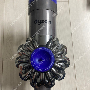다이슨 V6 본체와 먼지통