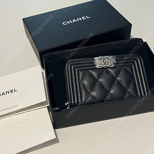 샤넬 보이 지퍼돌이 빈티지 은장 새상품